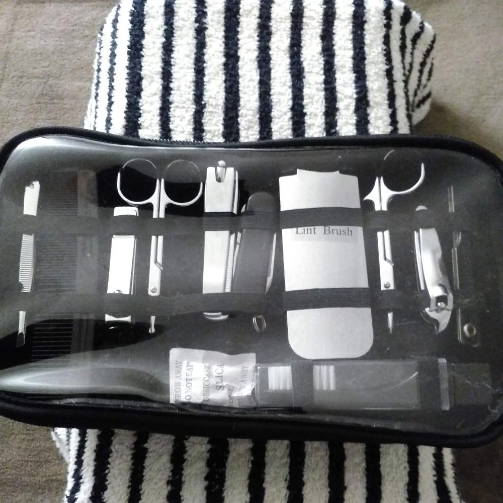Grooming Kit - Picture 10 of 12